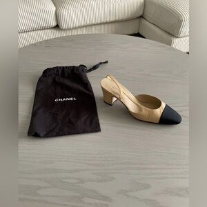 CHANEL Goatskin Cap Toe Slingback Pump 39.5 Beige/Black (RIGHT FOOT ONLY)(H64)